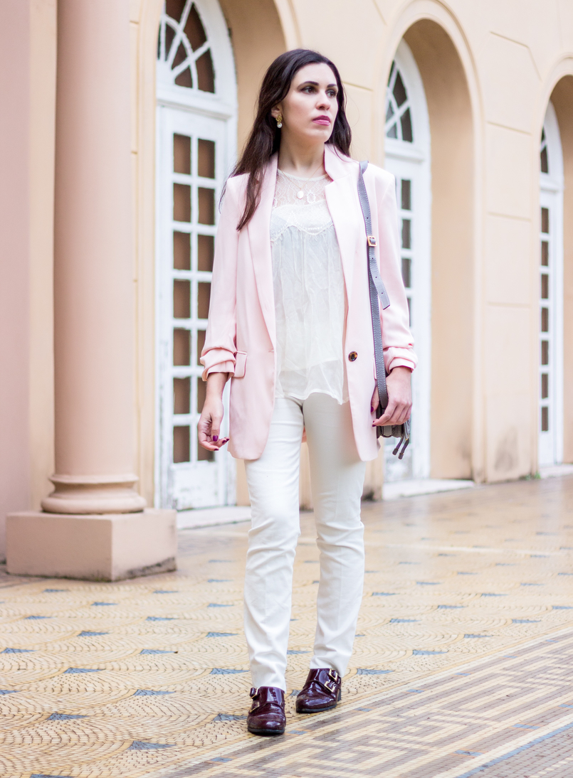 Le Fashionaire Are nudes the new black? nude mango lace oversized blouse mother pearl gold cinco necklace oversized pale pink hm blazer gold pearl twigs earrings 0790 EN 805x1094