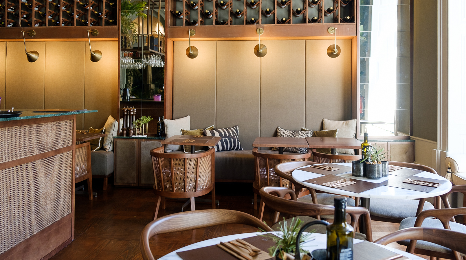 Le Fashionaire Bartolomeu Bistro & Wine: There’s a new cool spot in Oporto bartolomeu wine bistro torel restaurant tables marble 8802F EN